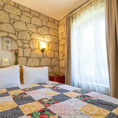 Kupina Hotel 2*