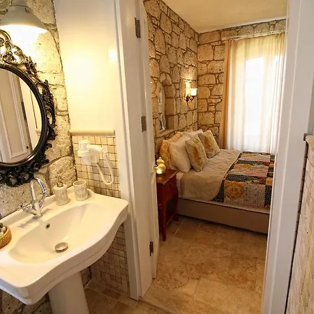 Kupina Hotel 2*