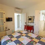 Hotel Kupina 2*