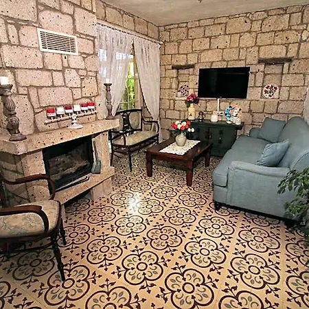 Kupina מלון 2*