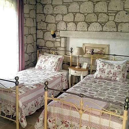 מלון Kupina 2*